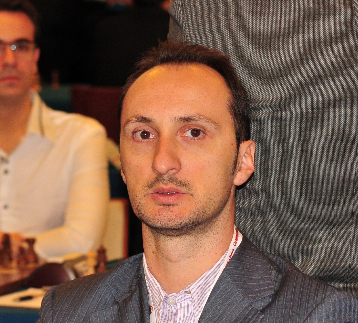 Portrait de Veselin Topalov, ancien champion du monde d'échecs, invité d'honneur du Festival APOGÉE 2026